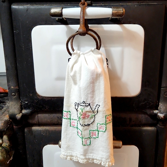 Old Horse Bit With Vintage Hand Towel - Picture 10 of 10